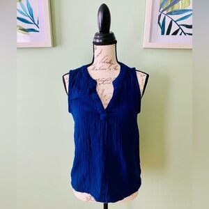 Sleeveless Blue Women's Top Size Medium